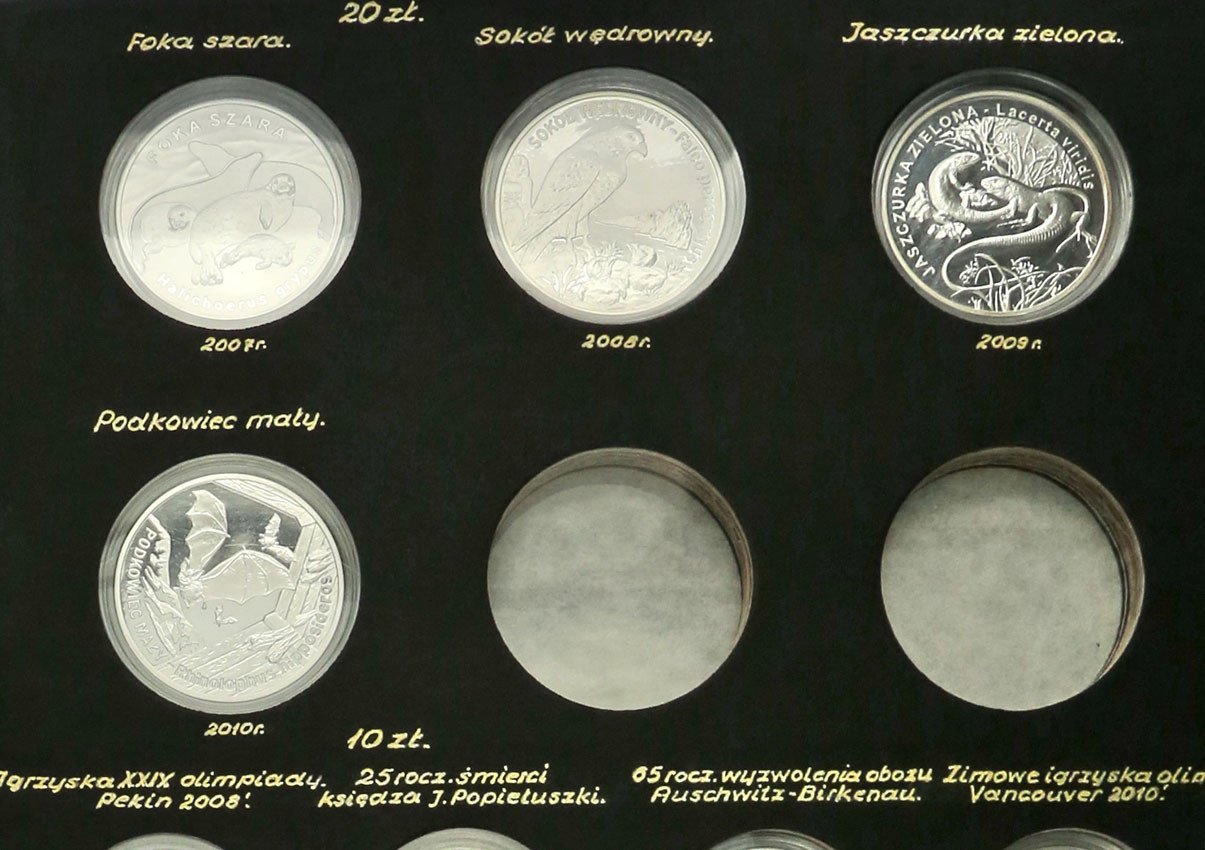Elegancki klaser - Komplet 38 monet kolekcjonerskich 10 i 20 złotych 2006-2009